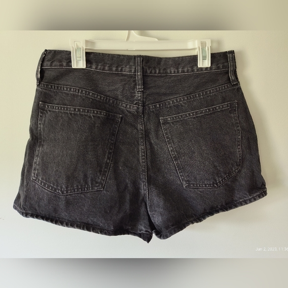 Madewell The Momjean Short in Comrie Wash - Picture 9 of 12
